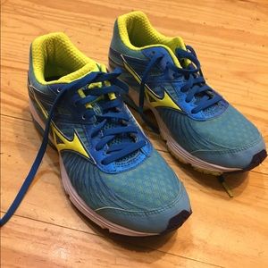 Mizuno Women’s Wave Sayonara 4 (size 7.5)